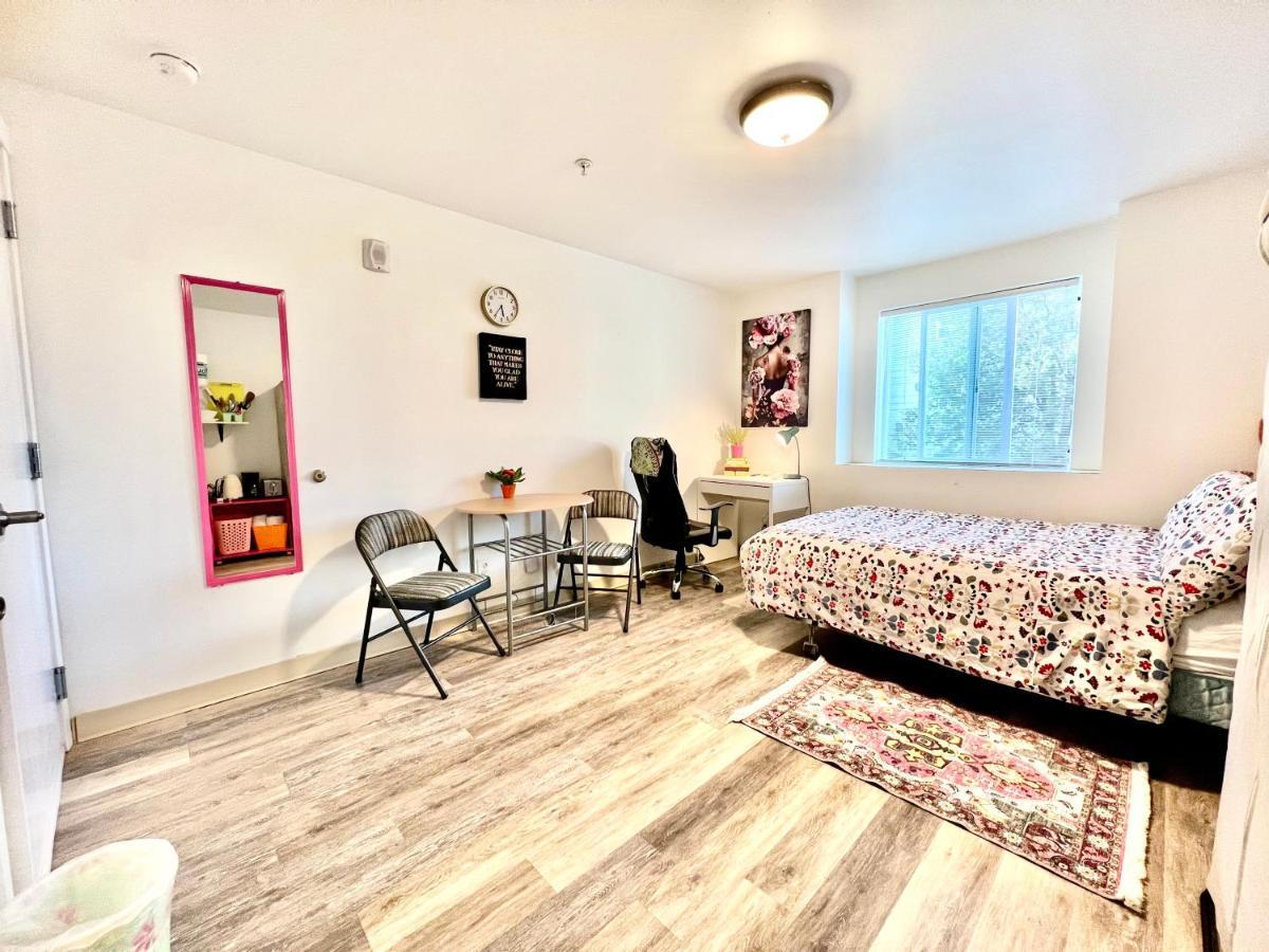 Micro Studio Apartment In University District- 10 Mins Walk To University Of Wa Seattle Exterior photo