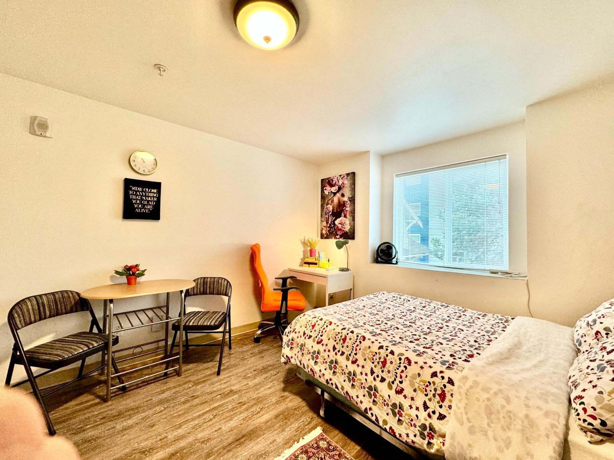 Micro Studio Apartment In University District- 10 Mins Walk To University Of Wa Seattle Exterior photo